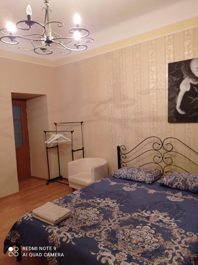 Khmelnytsky Street Near Opera Apartman Lviv Kültér fotó